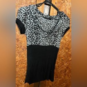 Deb medium grey cheetah printed women T-shirt